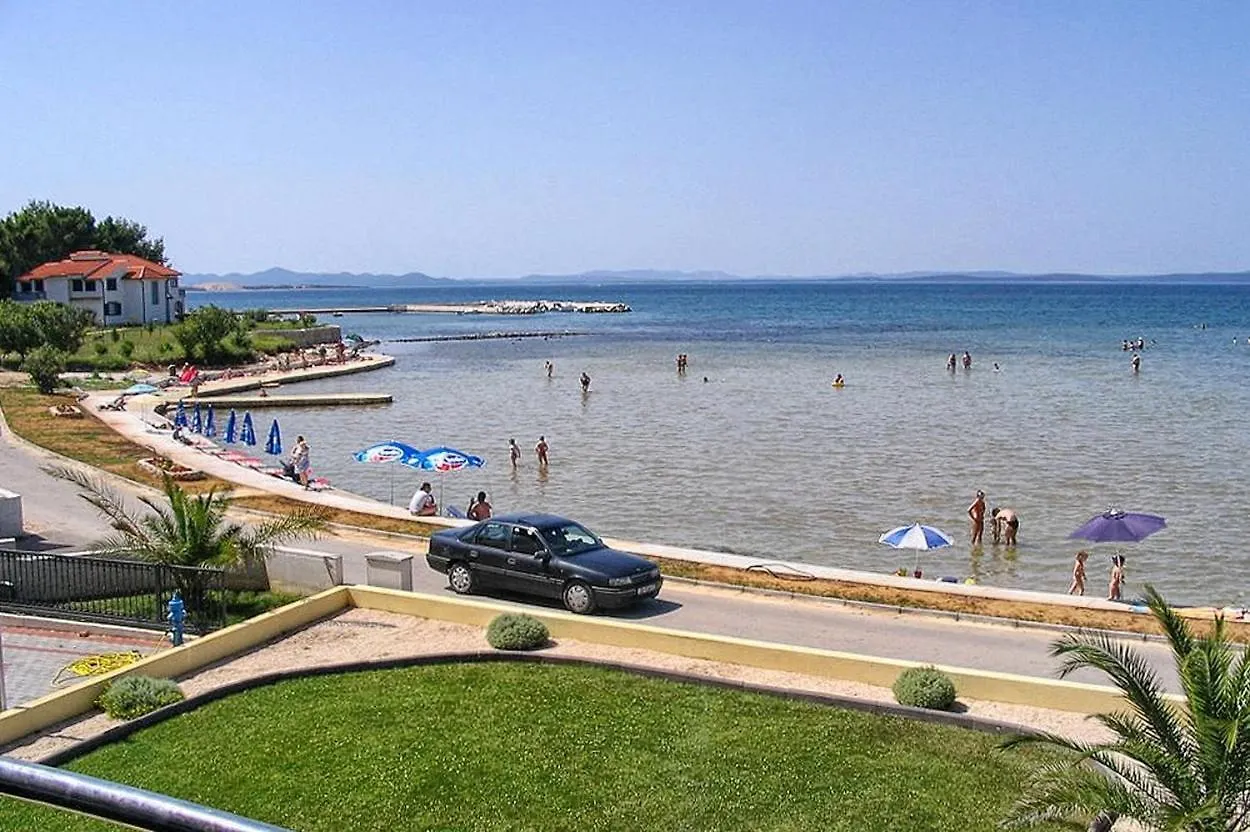 Apartments By The Sea Privlaka, Zadar - 22380  Privlaka (Zadar)