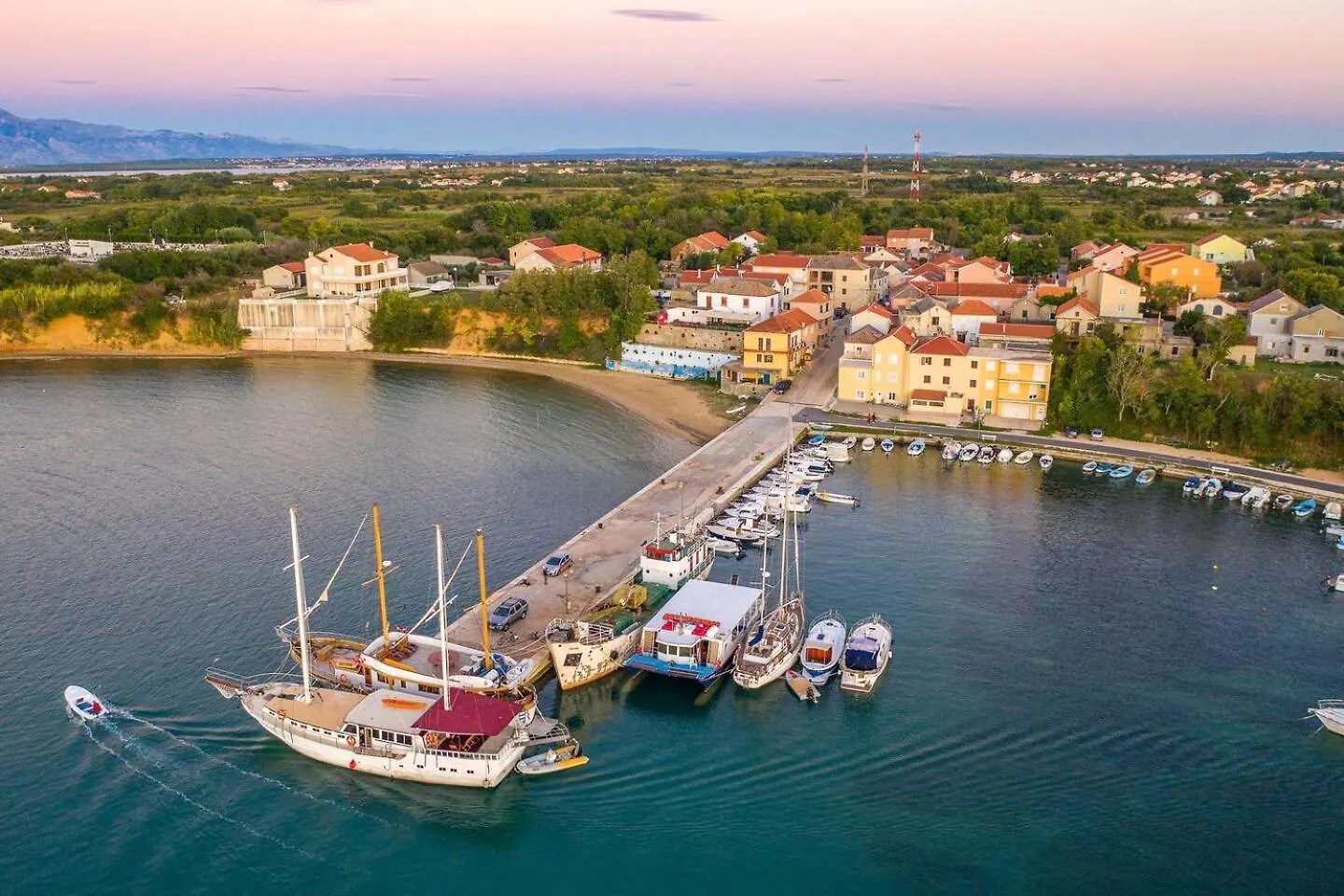 Apartments By The Sea Privlaka, Zadar - 22380 0*, Privlaka (Zadar)